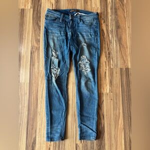 Joe’s Jeans The Vixen Ankle Super Distressed size 27